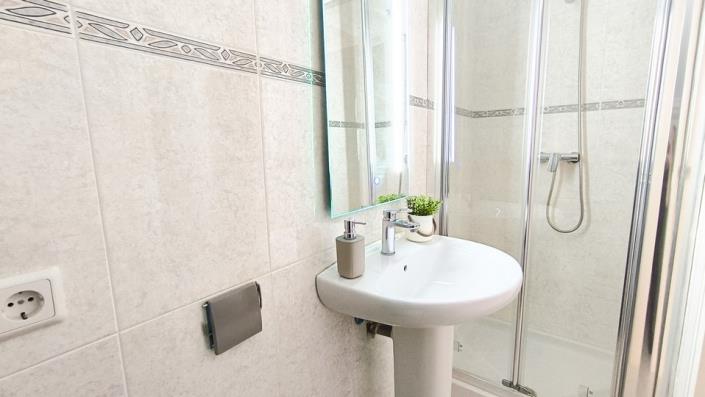 Image No.13-3 Bed Townhouse for sale