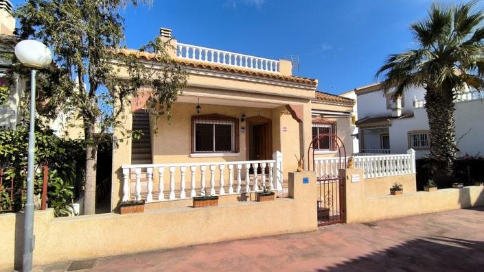 Image No.1-3 Bed Villa / Detached for sale