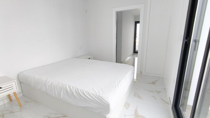 Image No.13-2 Bed Semi-Detached for sale