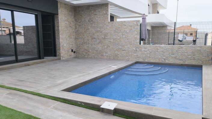 Image No.27-2 Bed Semi-Detached for sale