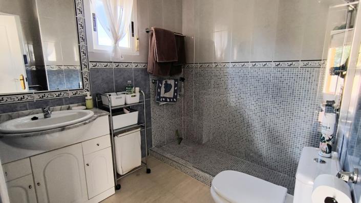 Image No.15-3 Bed Villa / Detached for sale