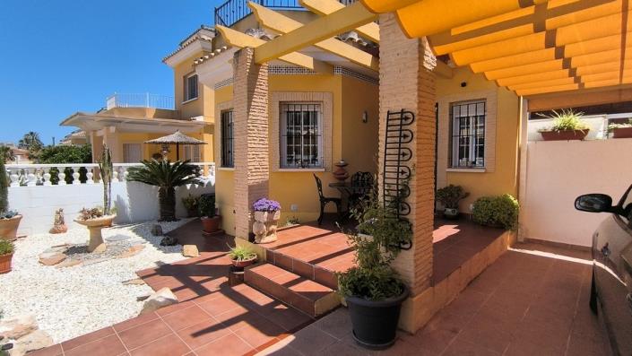 Image No.22-2 Bed Villa / Detached for sale