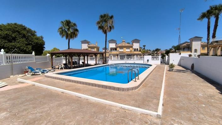 Image No.32-2 Bed Villa / Detached for sale