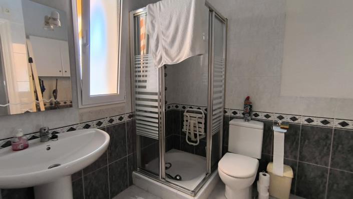 Image No.13-3 Bed Villa / Detached for sale