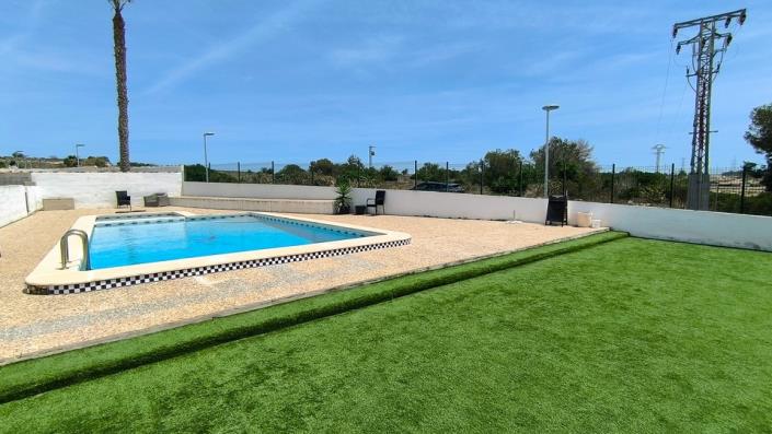 Image No.21-2 Bed Bungalow for sale