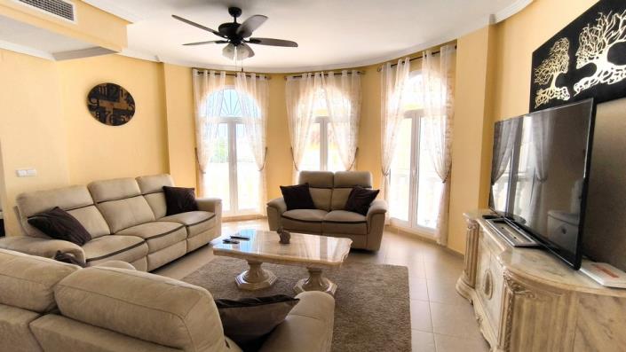 Image No.7-4 Bed Villa / Detached for sale