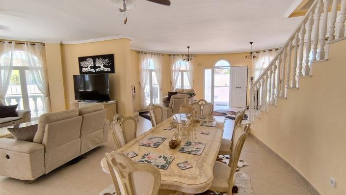 Image No.8-4 Bed Villa / Detached for sale