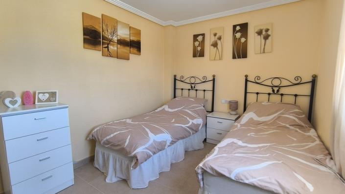 Image No.19-4 Bed Villa / Detached for sale