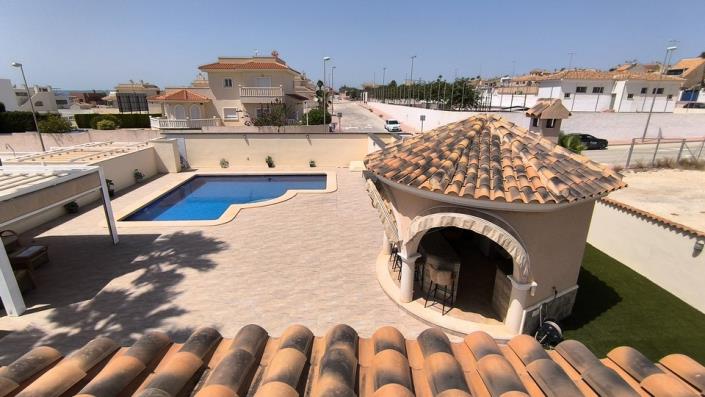 Image No.32-4 Bed Villa / Detached for sale