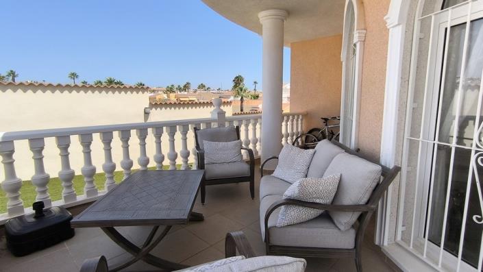 Image No.45-4 Bed Villa / Detached for sale