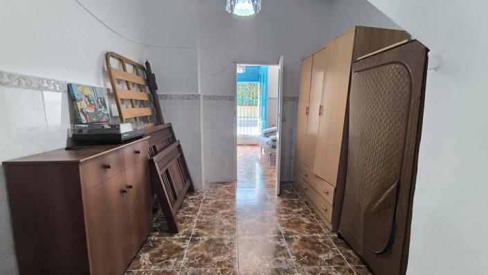 Image No.7-5 Bed Townhouse for sale