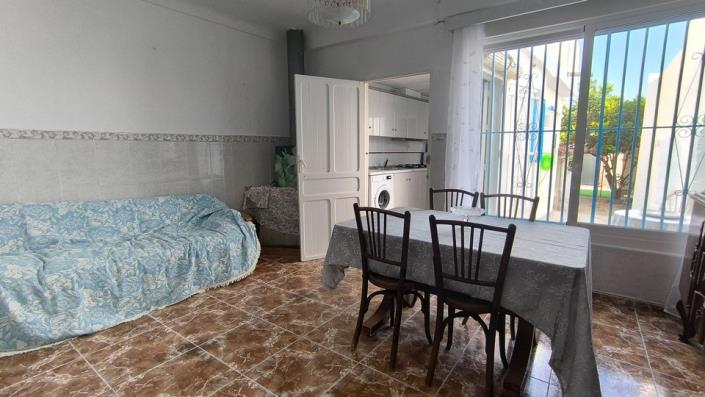 Image No.8-5 Bed Townhouse for sale