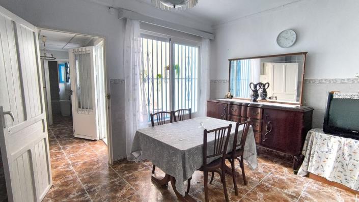 Image No.9-5 Bed Townhouse for sale