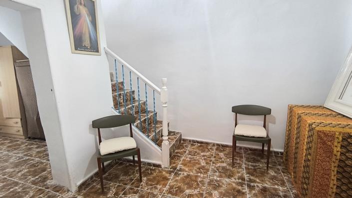 Image No.13-5 Bed Townhouse for sale