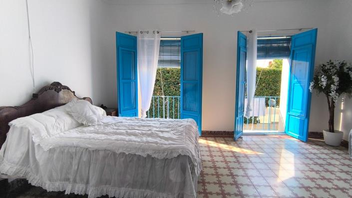 Image No.15-5 Bed Townhouse for sale