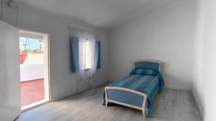 Image No.20-5 Bed Townhouse for sale