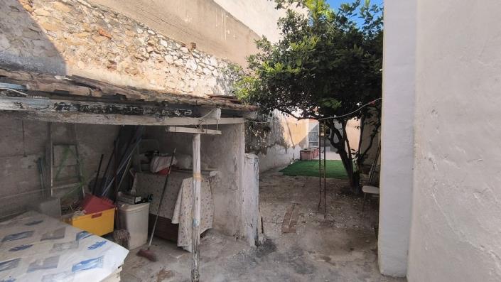 Image No.27-5 Bed Townhouse for sale