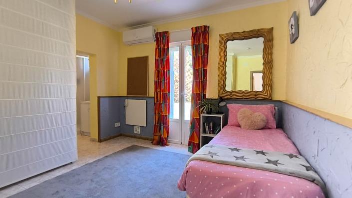 Image No.14-5 Bed Country House for sale