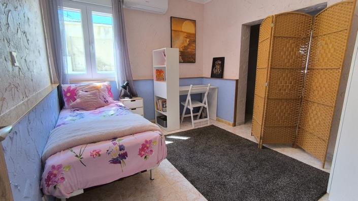 Image No.17-5 Bed Country House for sale