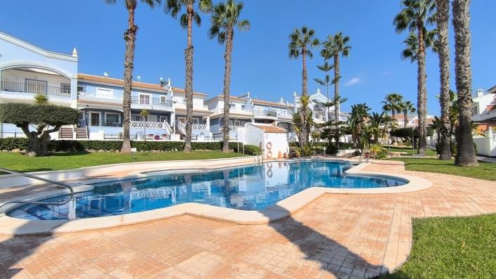 Image No.31-3 Bed Townhouse for sale