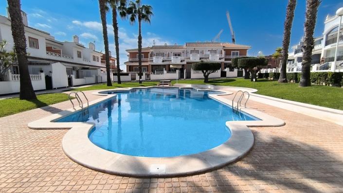 Image No.33-3 Bed Townhouse for sale