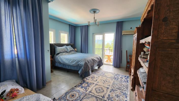 Image No.8-7 Bed Villa for sale