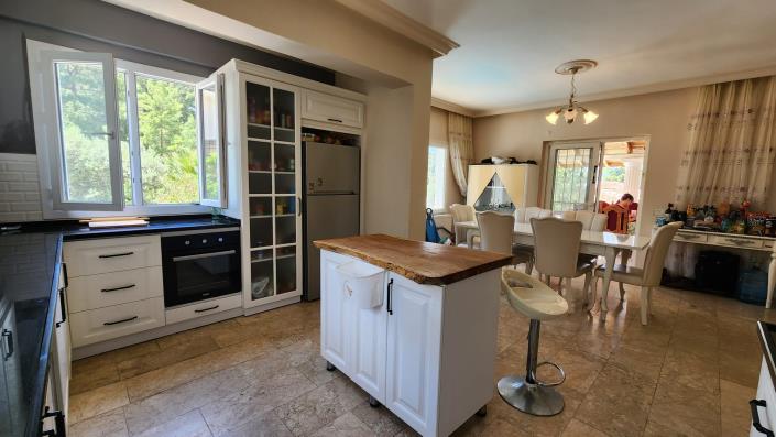 Image No.10-7 Bed Villa for sale