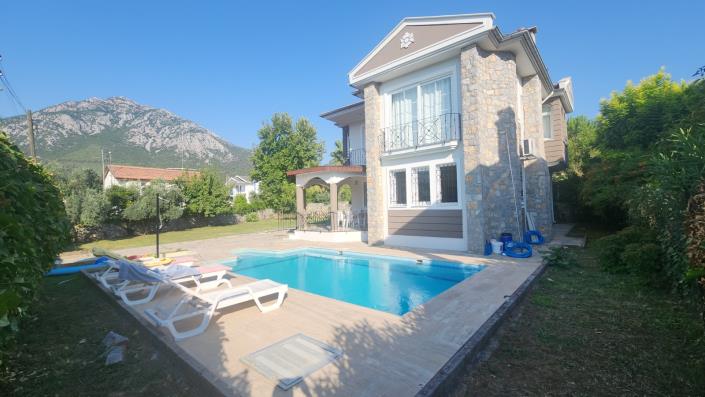 Image No.1-4 Bed Villa for sale