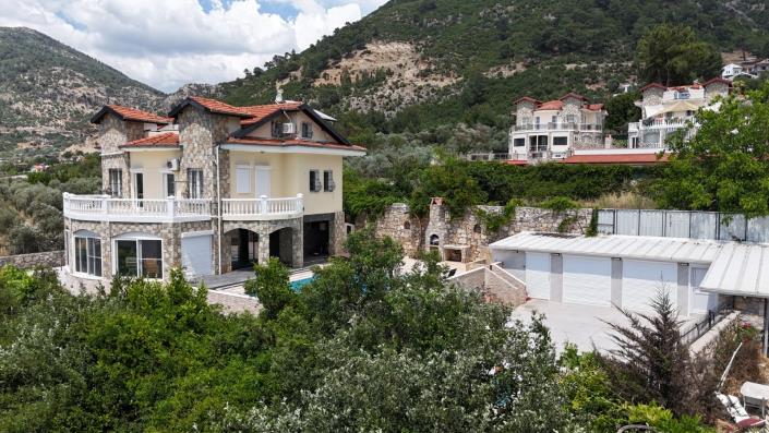 Image No.2-5 Bed Villa for sale