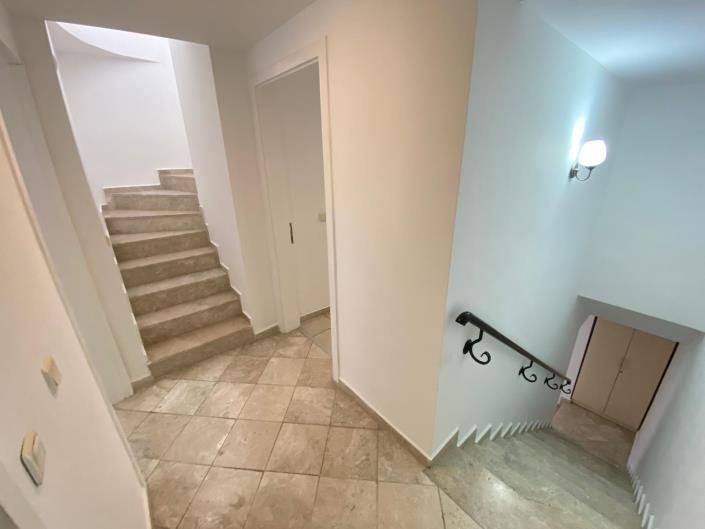 Image No.19-3 Bed Semi-Detached for sale