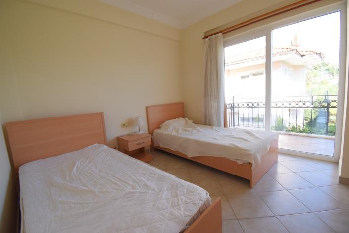 Image No.14-3 Bed Semi-Detached for sale