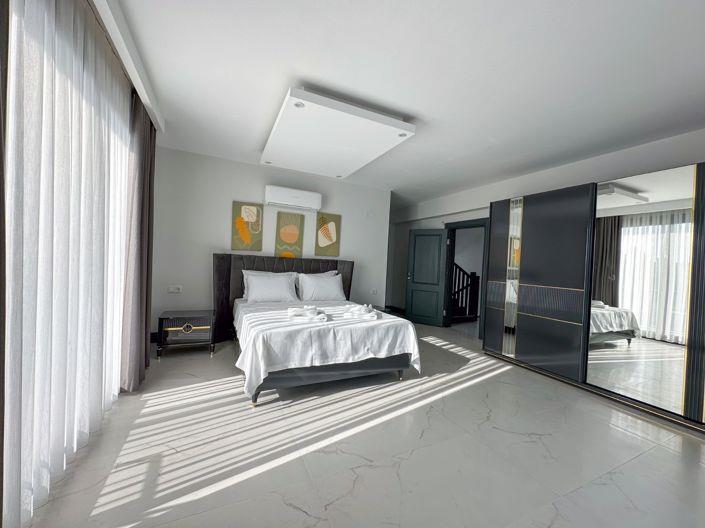 Image No.14-4 Bed Villa for sale