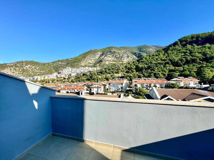 Image No.22-5 Bed Apartment for sale