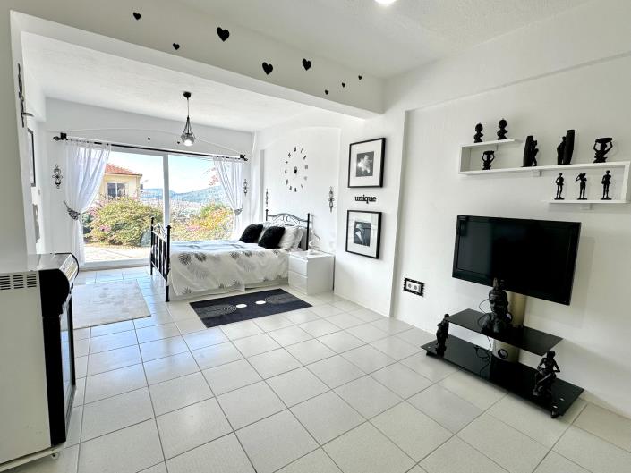 Image No.15-5 Bed Villa for sale