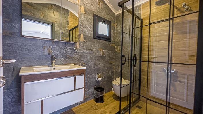 Image No.8-5 Bed Villa for sale