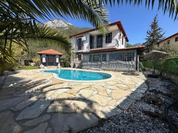 1 - Uzumlu, Villa