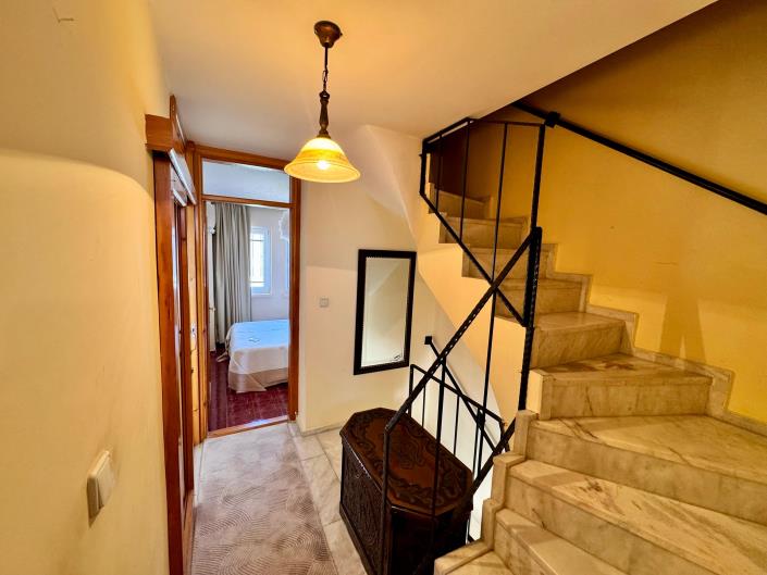 Image No.9-3 Bed Semi-Detached for sale