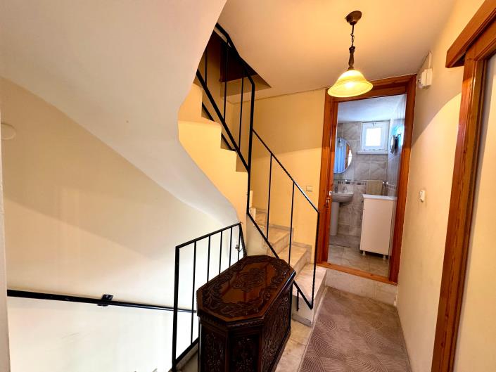 Image No.17-3 Bed Semi-Detached for sale