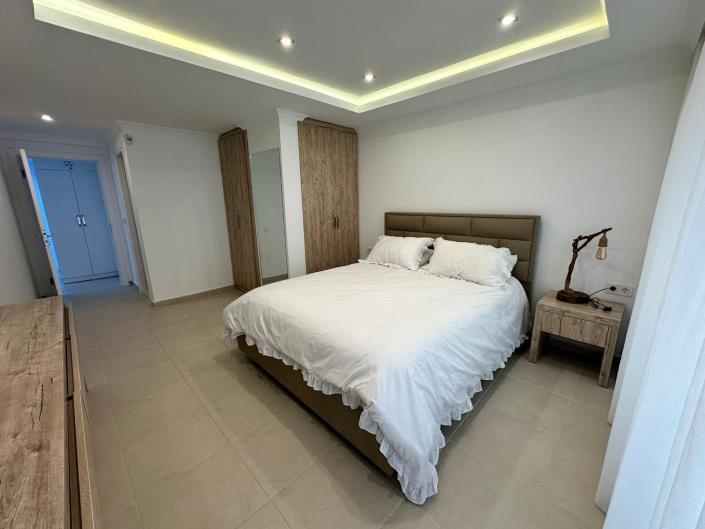 Image No.15-4 Bed Villa for sale