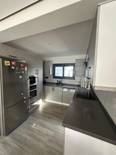 Image No.6-4 Bed Semi-Detached for sale