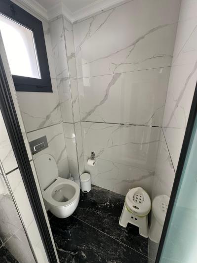 Image No.10-4 Bed Semi-Detached for sale