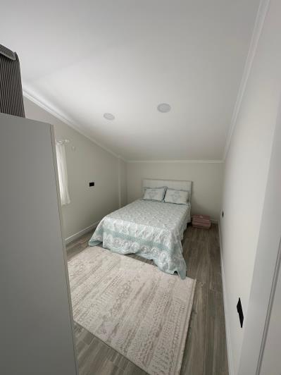 Image No.12-4 Bed Semi-Detached for sale