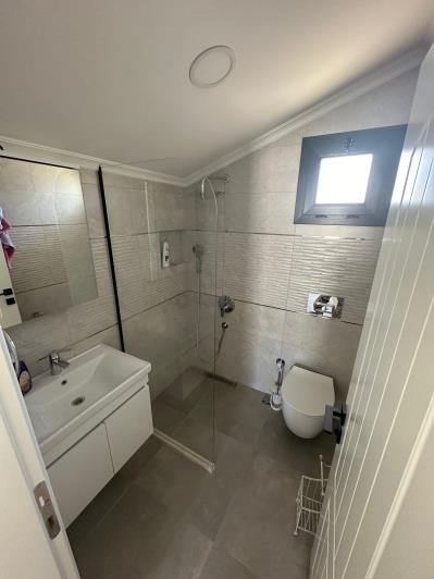 Image No.13-4 Bed Semi-Detached for sale