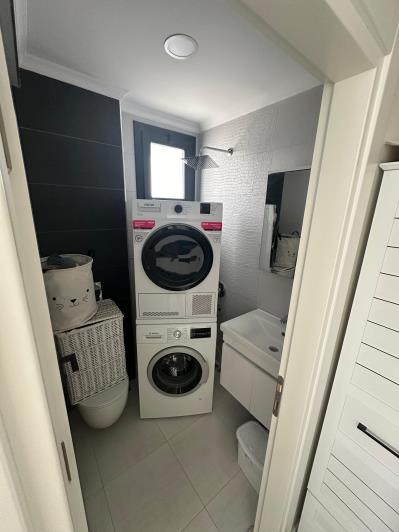 Image No.14-4 Bed Semi-Detached for sale