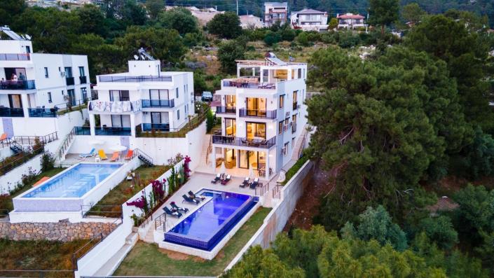 Image No.2-6 Bed Villa for sale