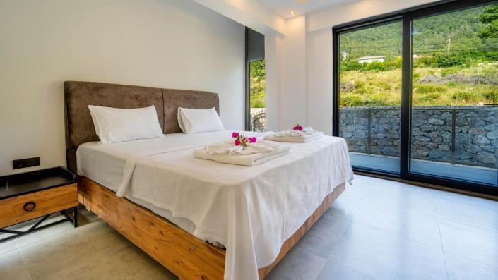 Image No.7-6 Bed Villa for sale