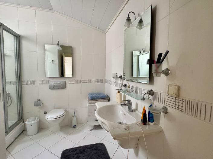 Image No.21-4 Bed Apartment for sale