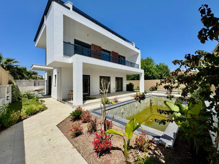 Image No.1-3 Bed Villa for sale