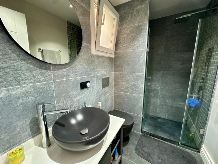 Image No.9-7 Bed Villa for sale