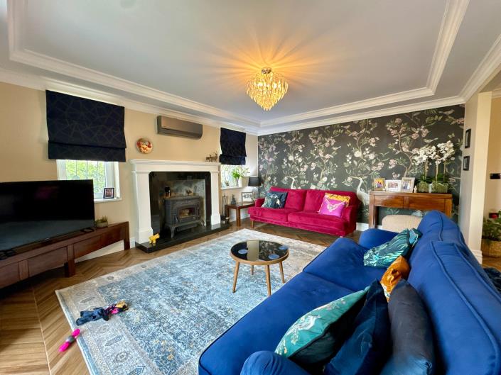 Image No.16-7 Bed Villa for sale